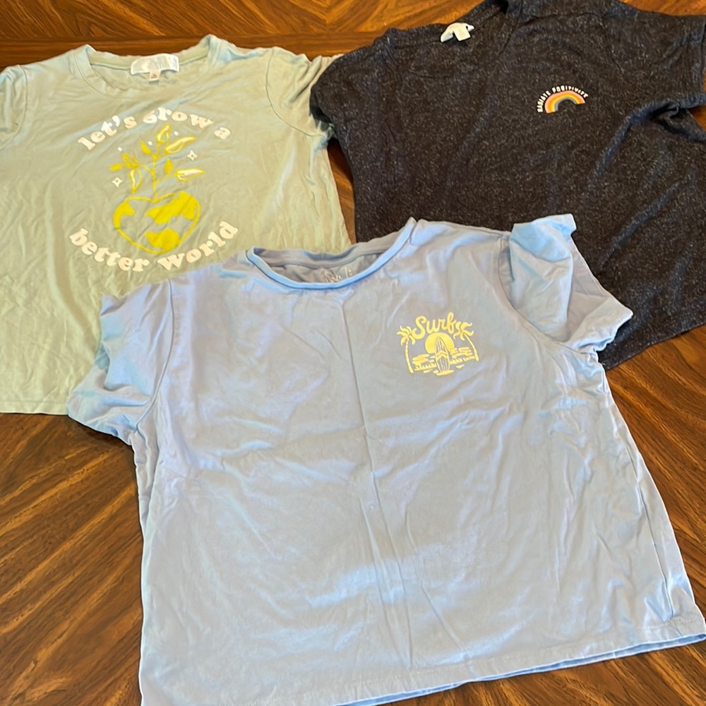 Three girls XL crop tops